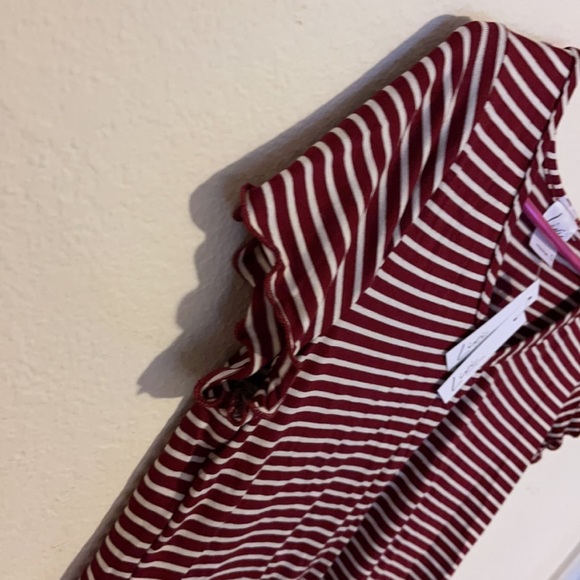 LIVI. Striped V neck. - Picture 4 of 4